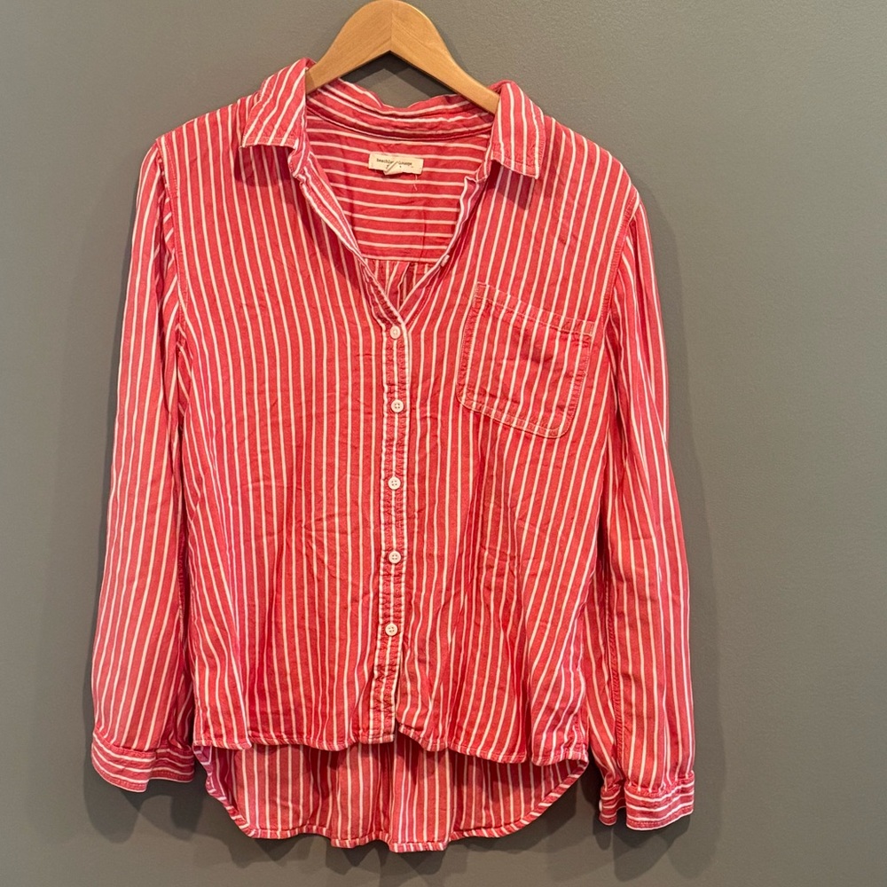 *GENTLY WORN* Women's Size L Beachlunchlounge Button-Up High-Low Striped Shirt
